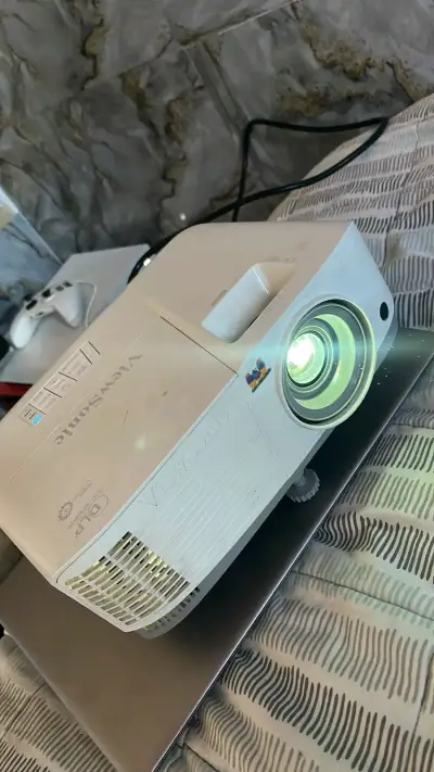 Proyector Viewsonic 3800 lúmenes - miniatura 3