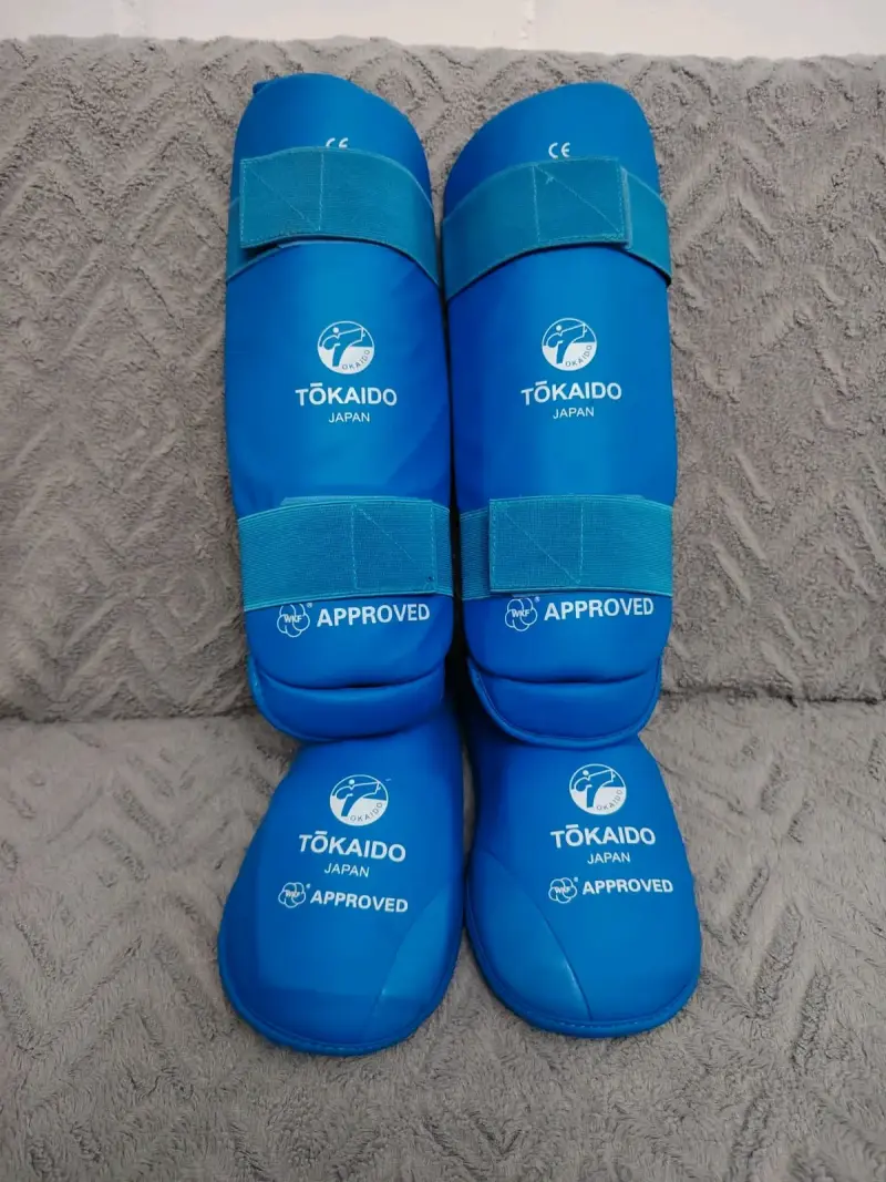 Espinilleras de karate Tokaido azules