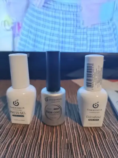 Torno eléctrico para uñas con accesorios - miniatura 3