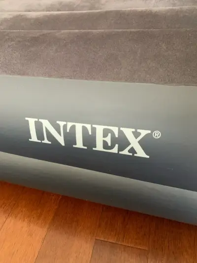Colchón inflable gris INTEX 1 plaza eléctrico - miniatura 3