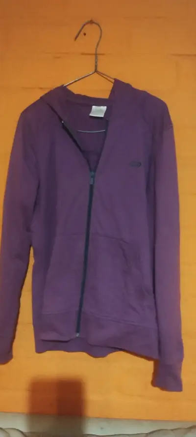 Polerón morado con capucha - miniatura 1
