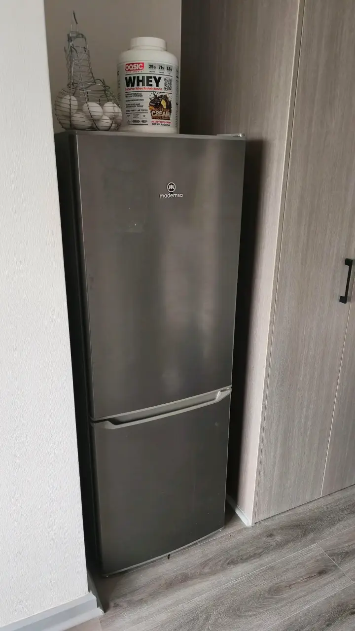 Refrigerador Mademsa gris elegante - 1