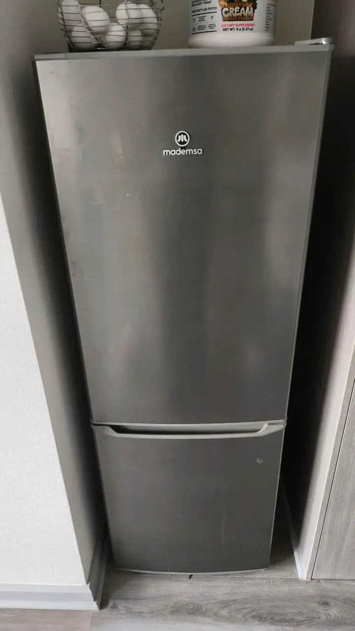 Refrigerador Mademsa gris elegante - 2