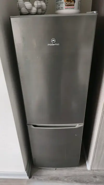 Refrigerador Mademsa gris elegante - miniatura 2