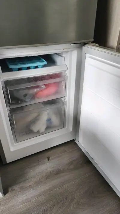 Refrigerador Mademsa gris elegante - miniatura 4