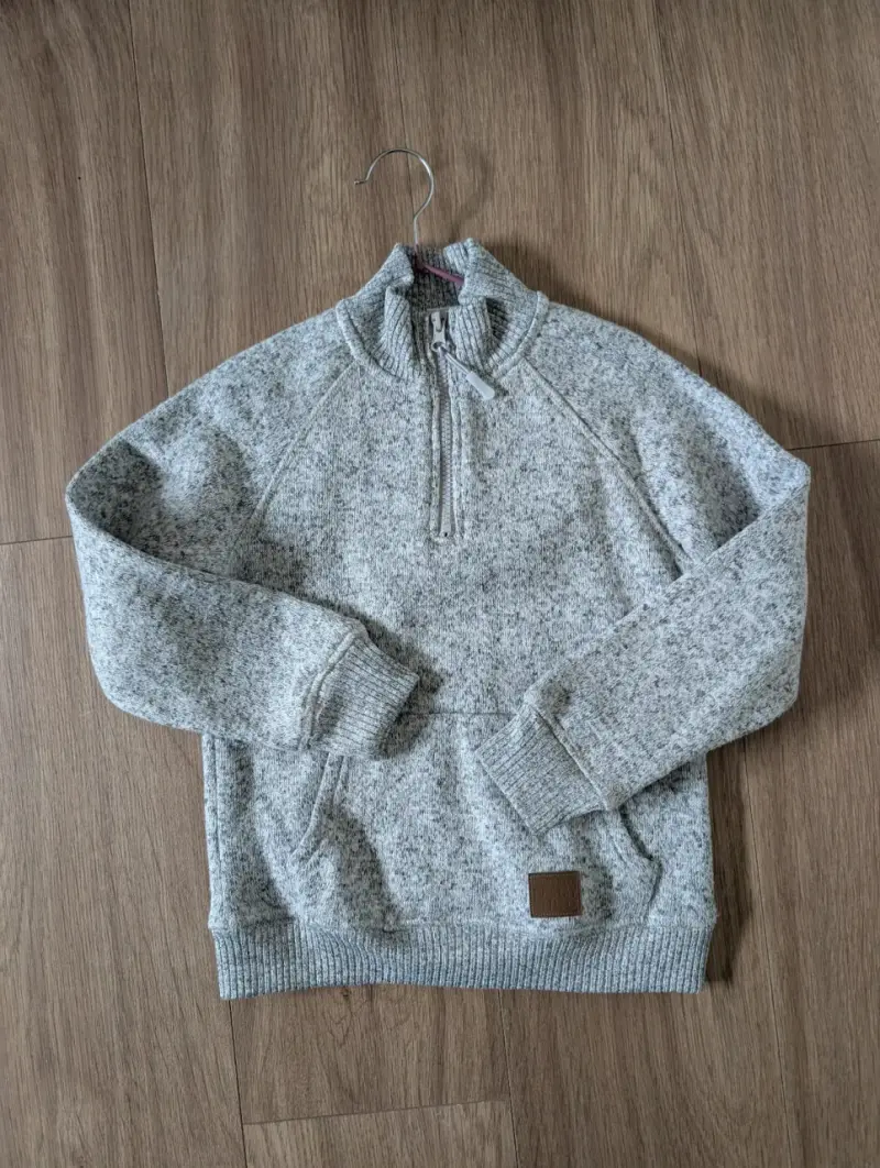 Sweater gris medio cierre