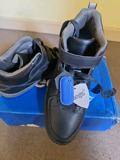 Zapatillas escolares nro 42 - miniatura 1