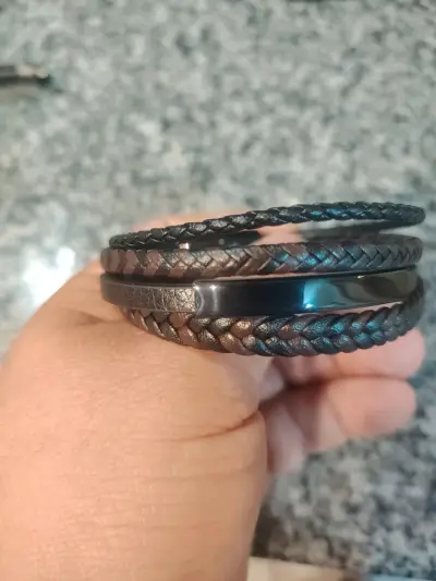 pulseras negras y marrón - miniatura 4