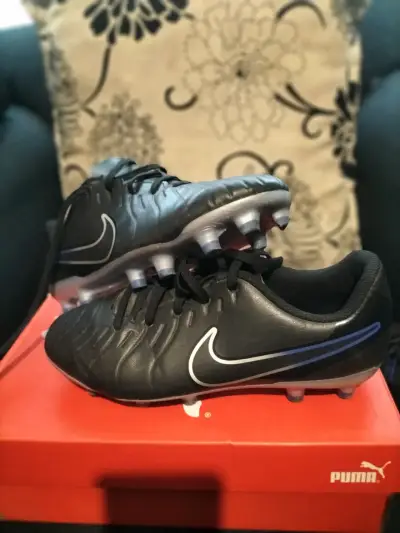 Zapatillas de fútbol con toperoles - miniatura 4