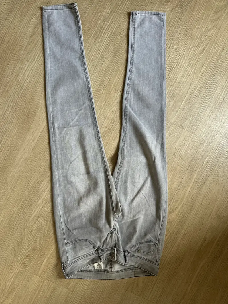 Jeans gris claro ajustados - 1