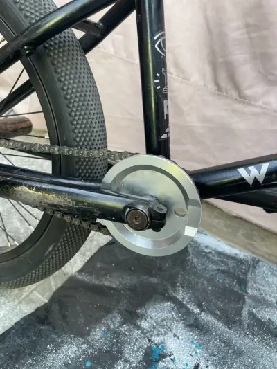 Bicicleta BMX negra usada - miniatura 3