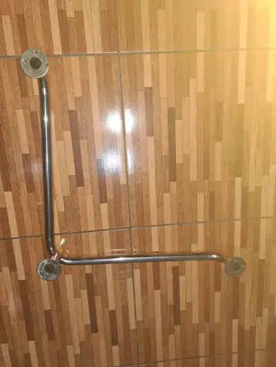 Barra de soporte para baño - miniatura 1