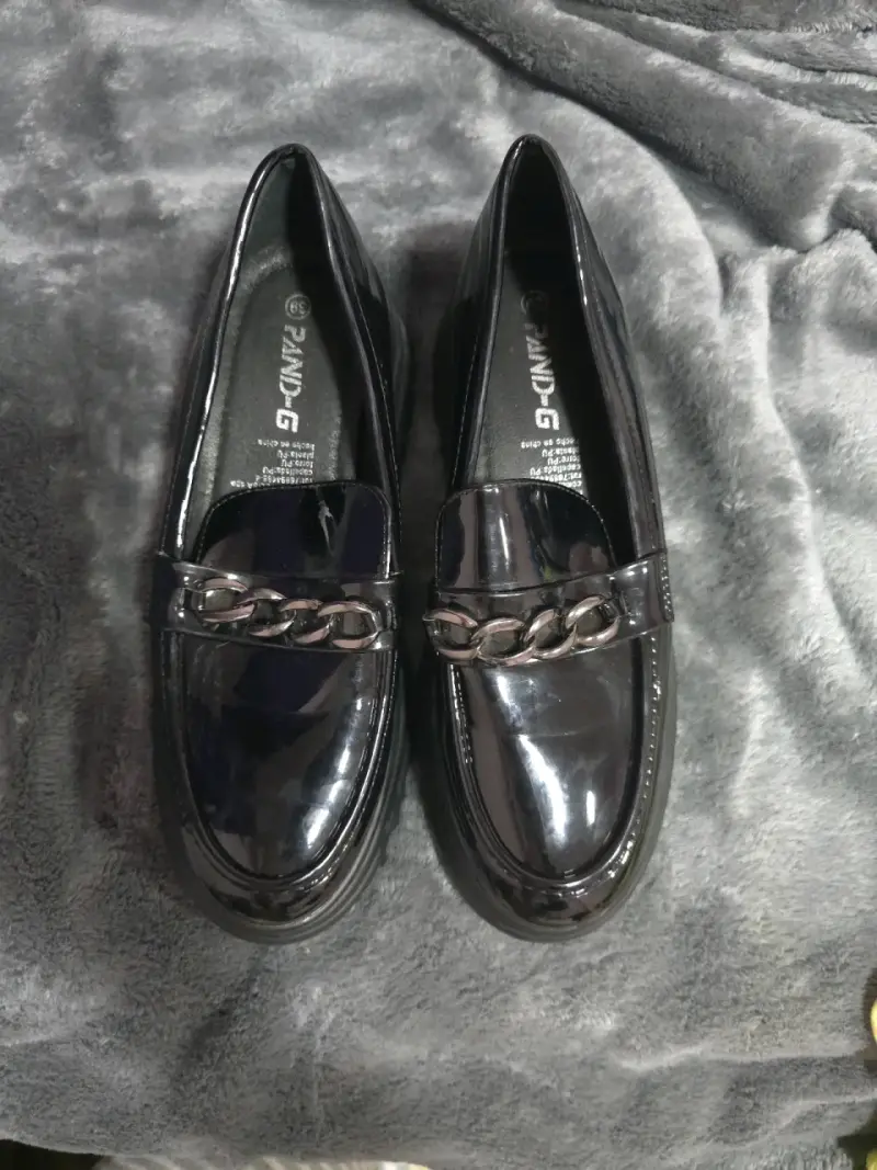 Zapatos negros con cadena - 1