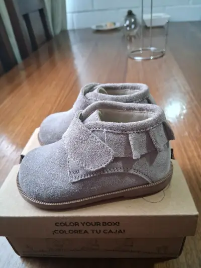 Zapatos bebé de gamuza gris - miniatura 3