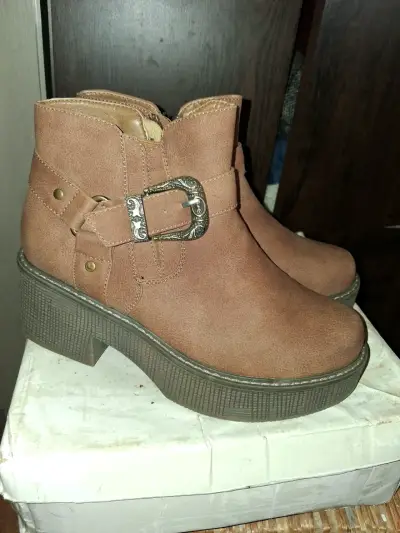 Botines marrones con hebilla - miniatura 1