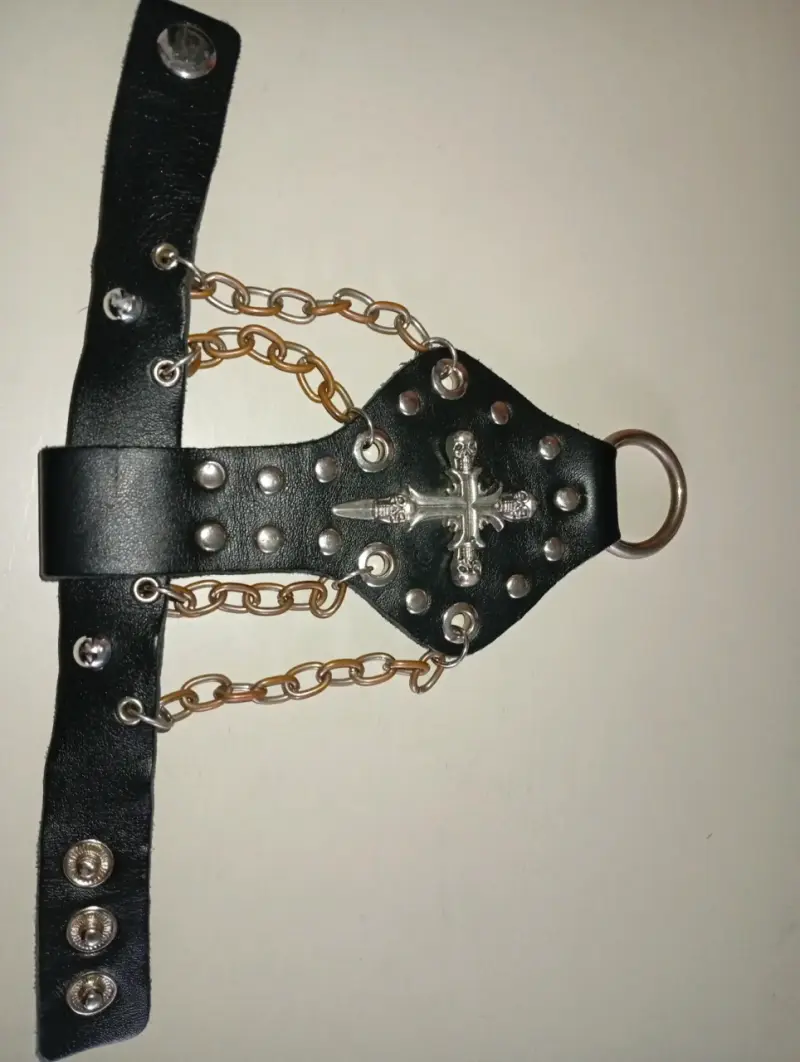 Pulsera/muñequera Gótica/Rockera De Cuero - 1
