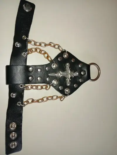Pulsera/muñequera Gótica/Rockera De Cuero - miniatura 1