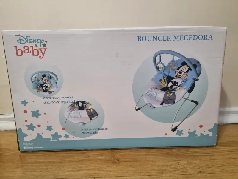 Mecedora Disney Baby como nueva - 1