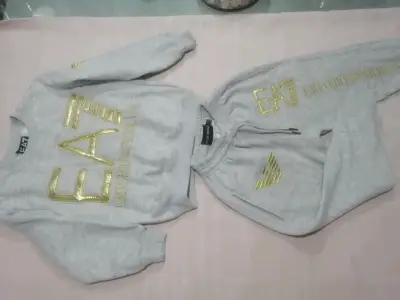 Conjunto deportivo gris Emporio Armani - miniatura 1
