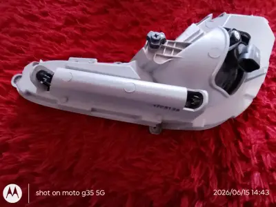 Foco delantero de automóvil - miniatura 2