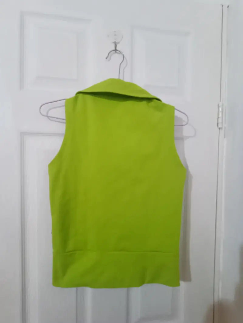 Polera deportiva verde - 2