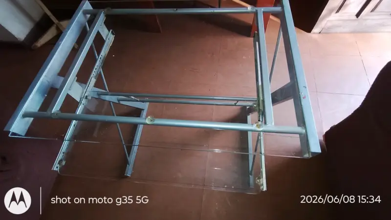 Mesa de vidrio y metal plegable - 2