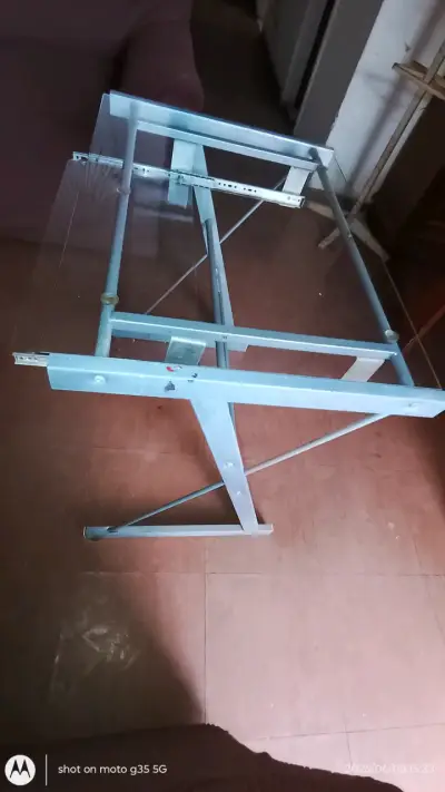 Mesa de vidrio y metal plegable - miniatura 5