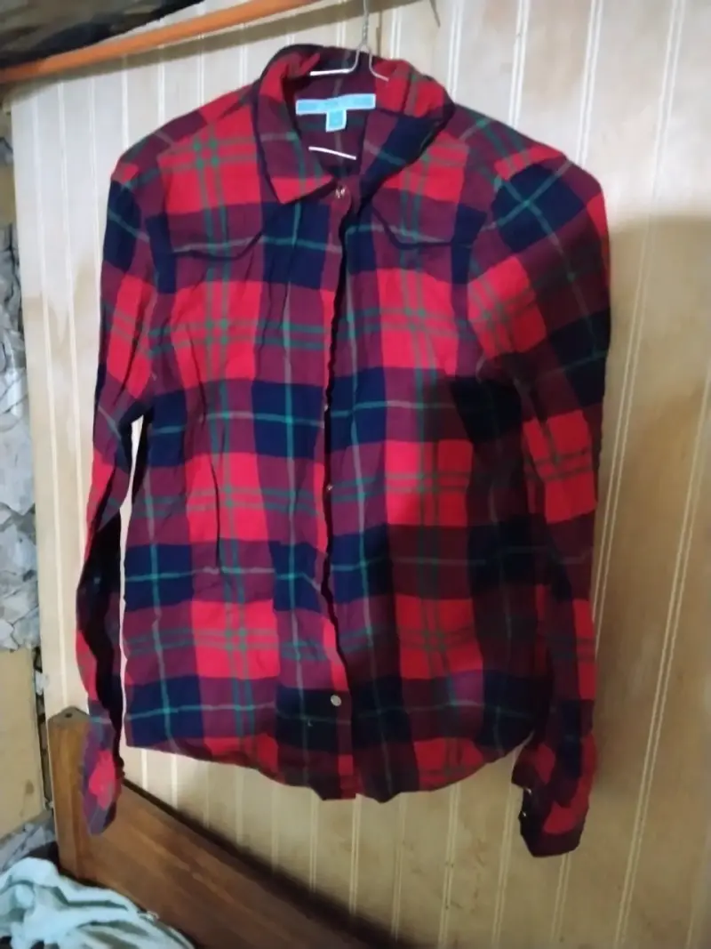 Camisa de cuadros rojos