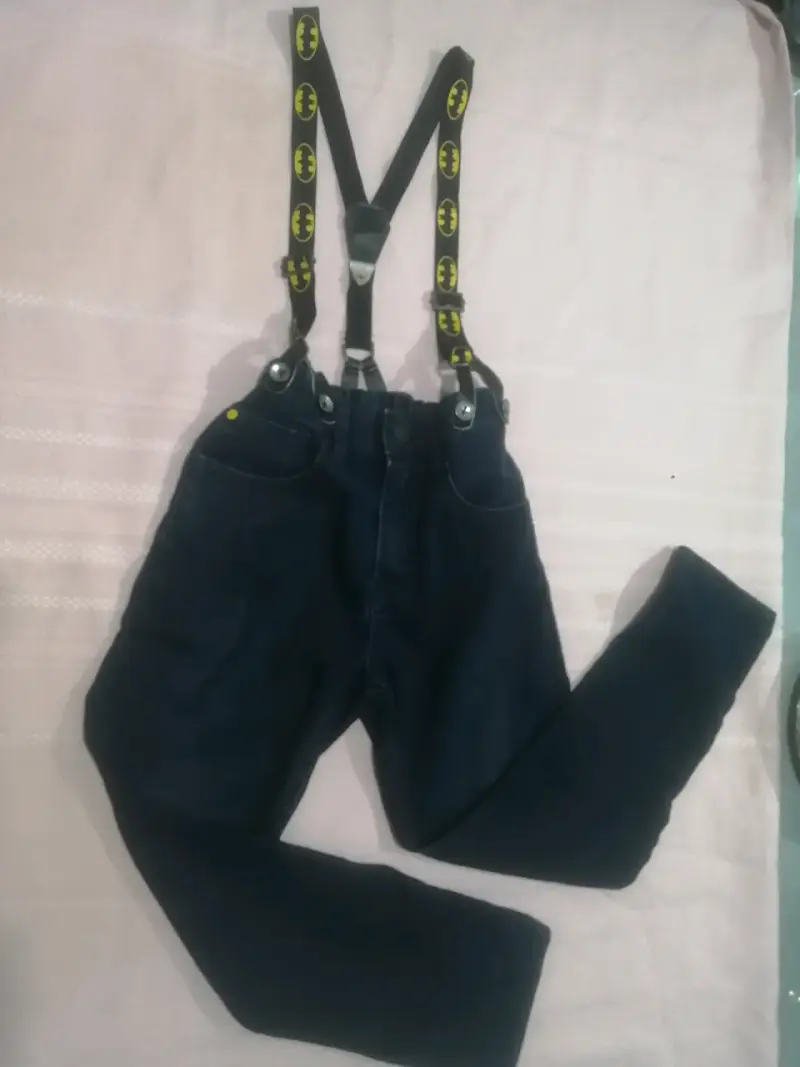 Pantalones con tirantes Batman talla 6