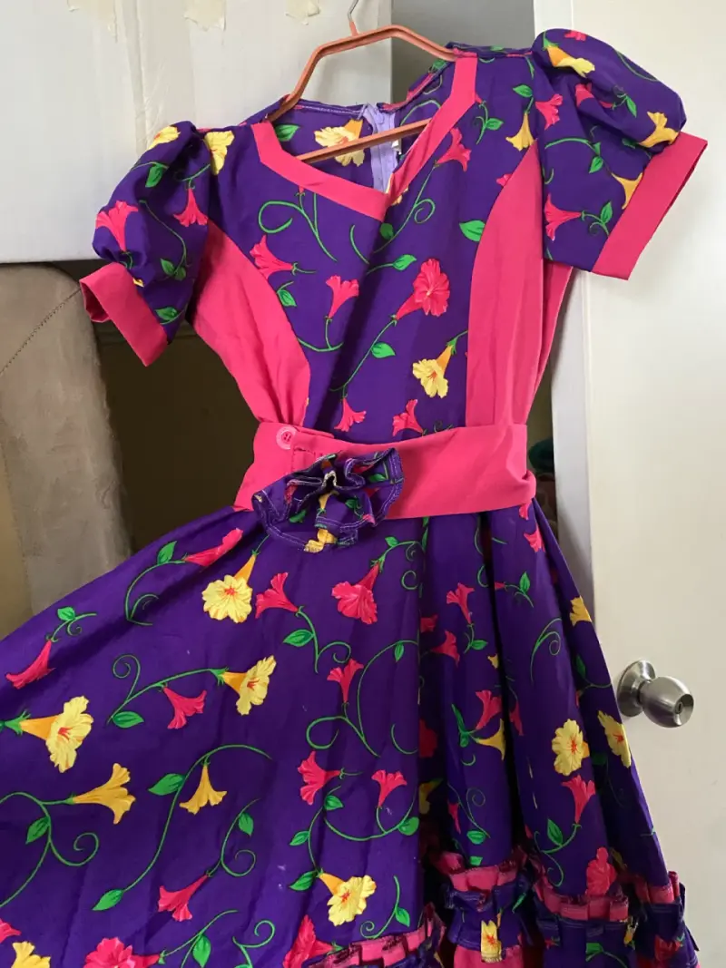 Vestido floral colorido