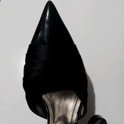 Zapatos de tacón negro - miniatura 1