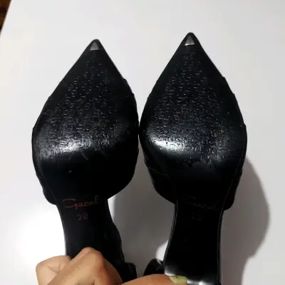 Zapatos de tacón negro - miniatura 4
