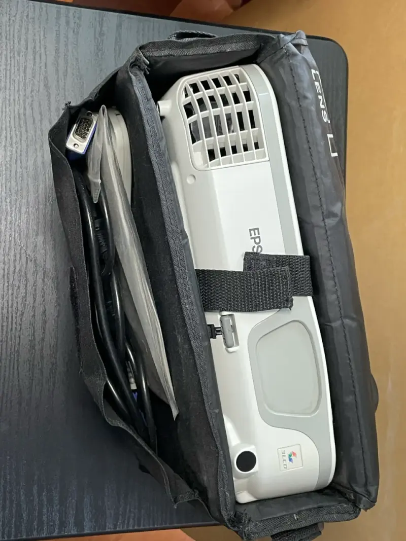 Proyector Data Show Epson - 5
