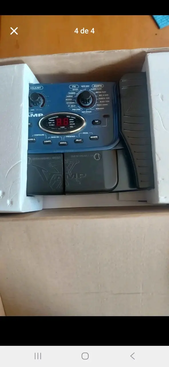 Pedalera Behringer V-Amp X - 2