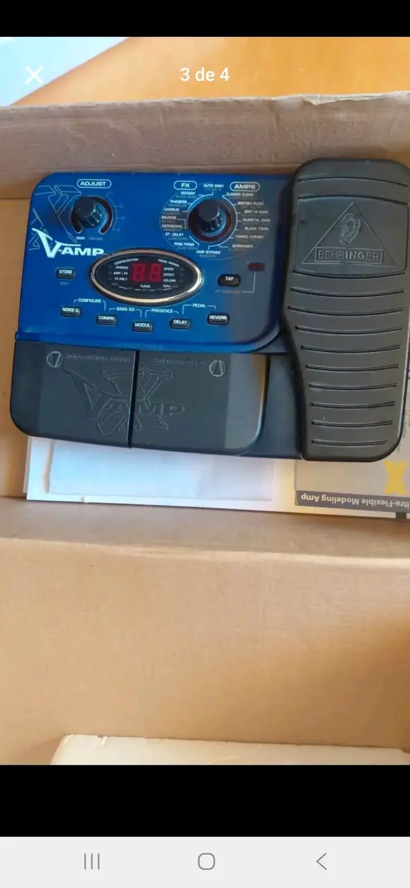 Pedalera Behringer V-Amp X - 3
