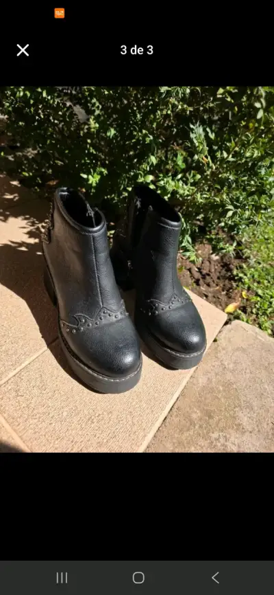 Botines negros con tachas - miniatura 1