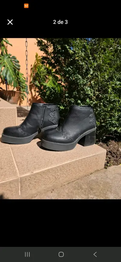 Botines negros con tachas - miniatura 3
