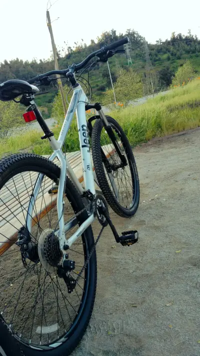 Bicicleta montaña plata Jeep - miniatura 1