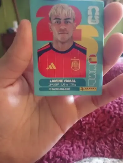 Lámina FIFA 2026 Lamine Yamal - miniatura 1