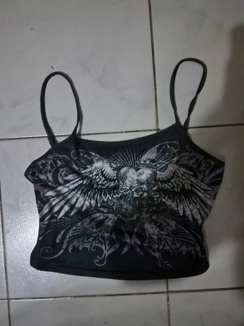 Top negro con diseño de calavera - 1