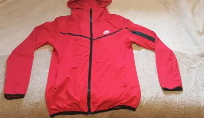 Chaqueta deportiva roja Nike - miniatura 1