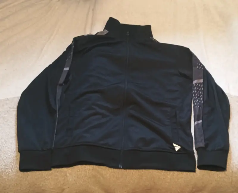 Chaqueta deportiva negra - 1