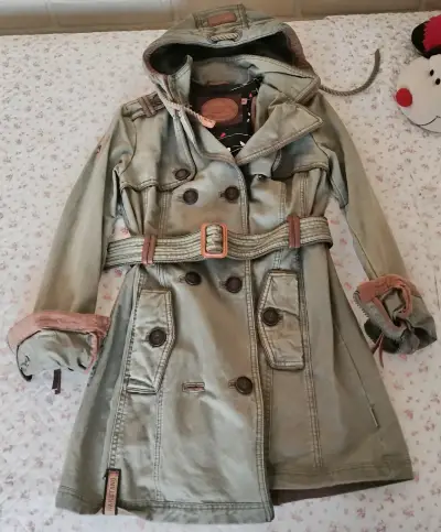 Abrigo trench verde con capucha - miniatura 1