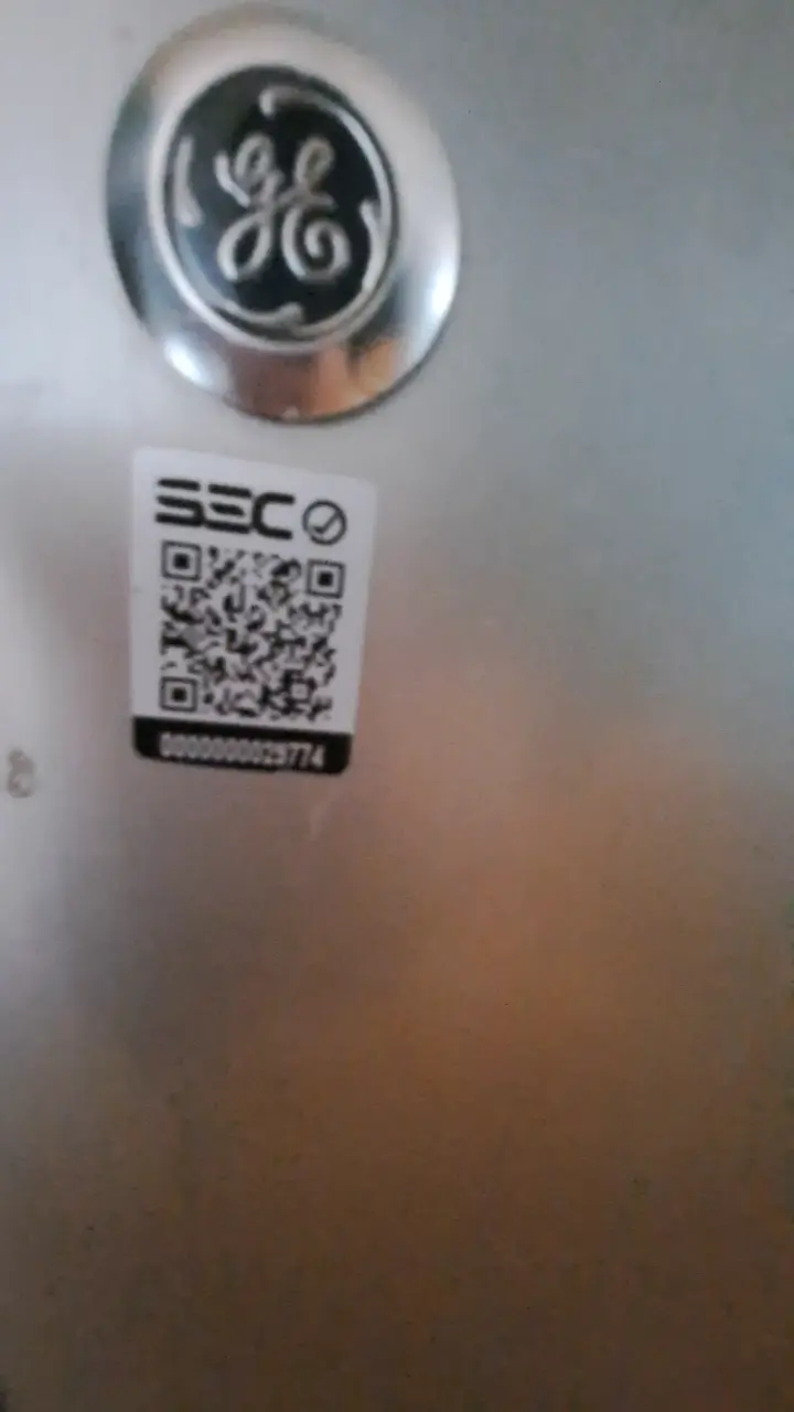 Mini refrigerador plateado - 4