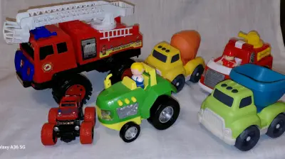 Set de vehículos de juguete infantil - miniatura 1
