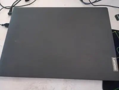 Notebook Lenovo v14 - miniatura 2