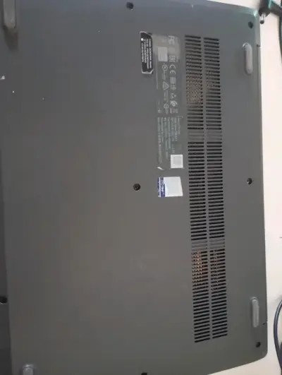 Notebook Lenovo v14 - miniatura 3