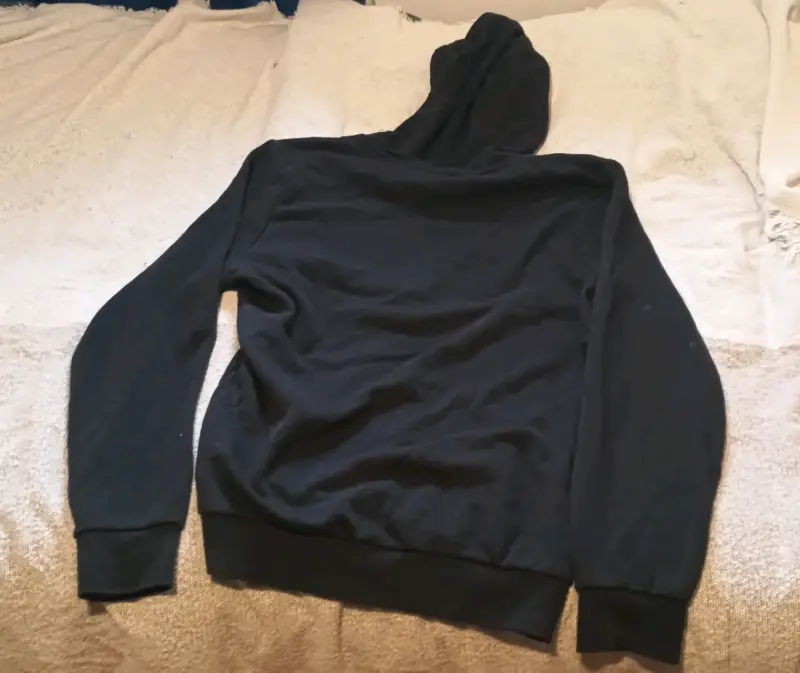 Polerón negro Adidas con capucha - 2
