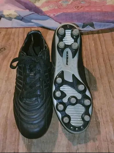 Zapatos de fútbol Power negros - miniatura 1