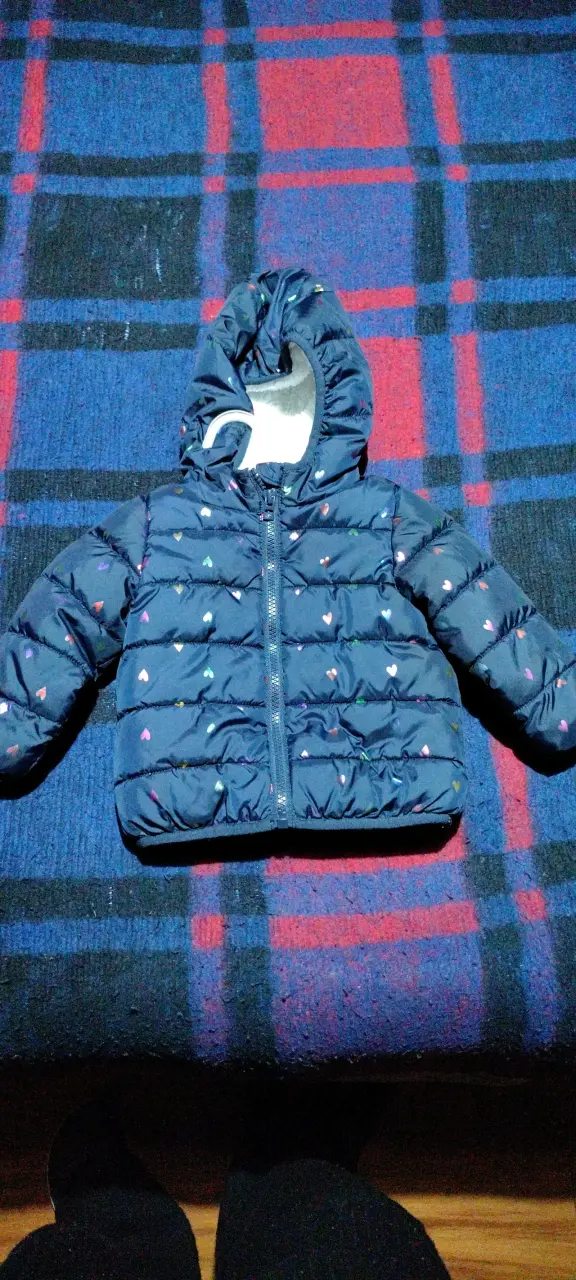Chaqueta infantil azul con capucha